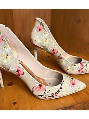 Ted Baker Women's Savei Lthr AF Oriental Blossom Pumps 37/6